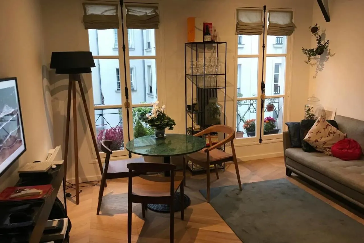 Hostnfly Apartments - Beautiful Renovated Apt In The Maraispompidou