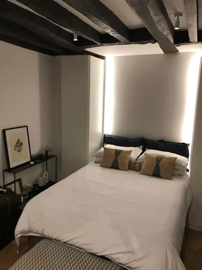 Hostnfly Apartments - Beautiful Renovated Apt In The Maraispompidou Paris