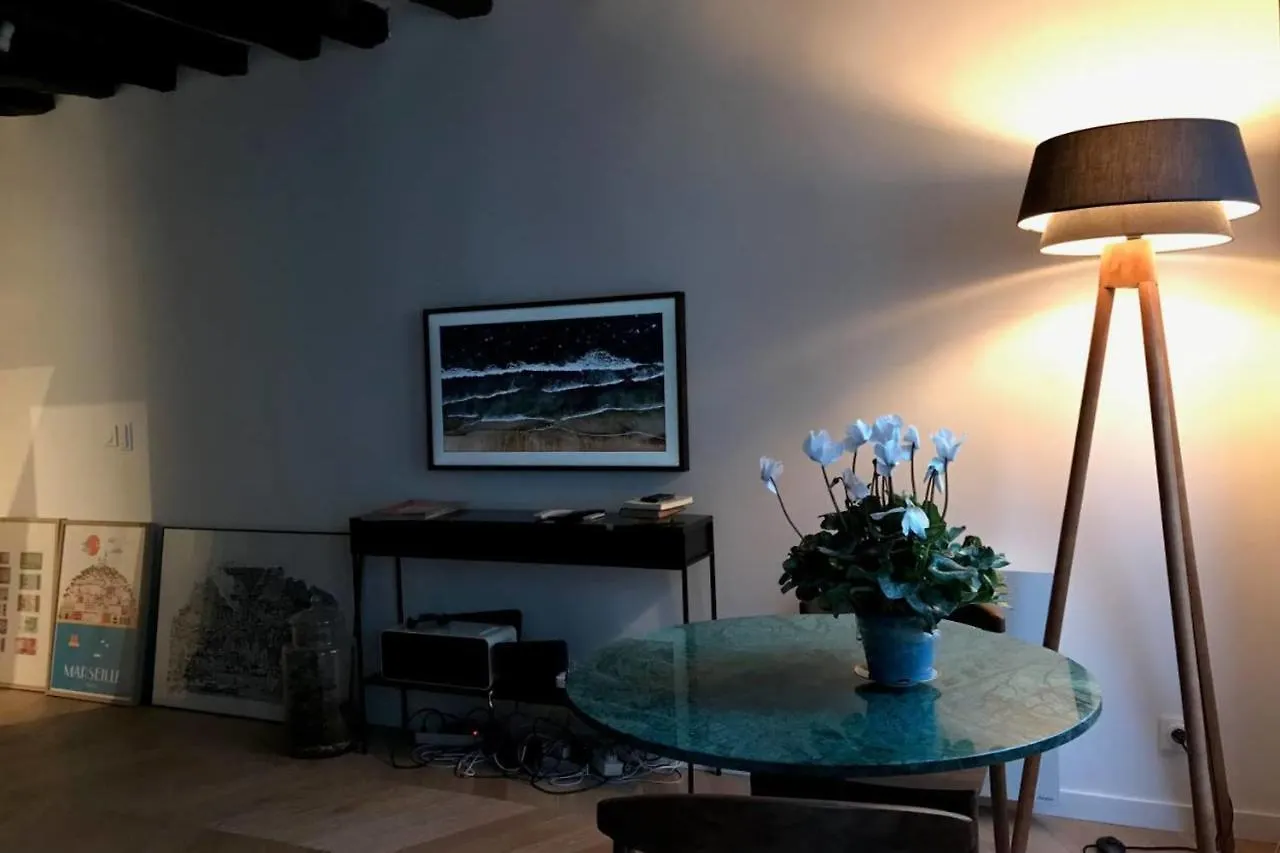 Hostnfly Apartments - Beautiful Renovated Apt In The Maraispompidou  Paris